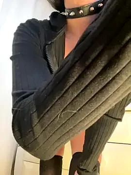 StripChat Lissa_kis is Private Lissa_kis — Finger in the ass + video anal squatting