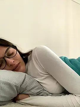 little_belucci — Show tits