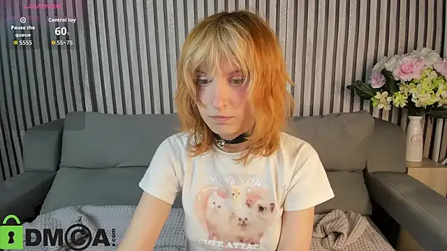 Little_Chips — flash boobs