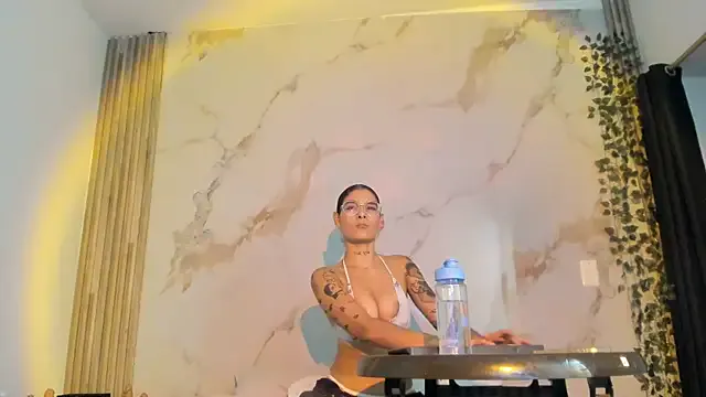Little_Lau1 — oil that body and twerk for us