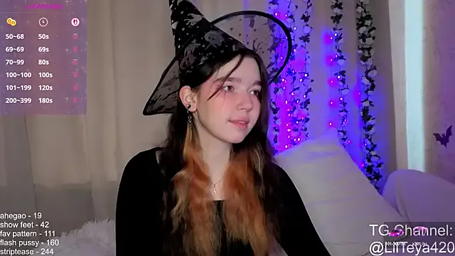 little_Teya — close up pussy