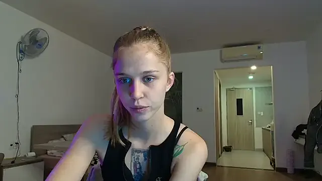 littlemolly11 — be only in lingerie 5 min