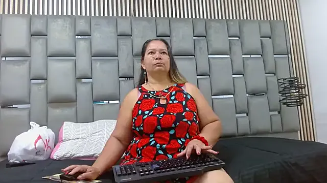 loly47 —  twerking hot 