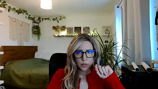 LottieMilfUK — Freechat on StripChat