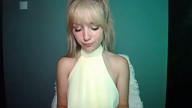 LuciaYoung — MAKE ME WET