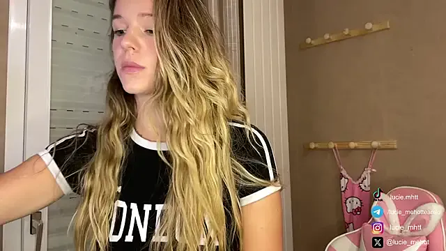 lucie_mehott — DESHABILLE MOI