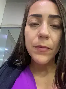 lucioliveira — Peladinha no banheiro e dedinho na ppka