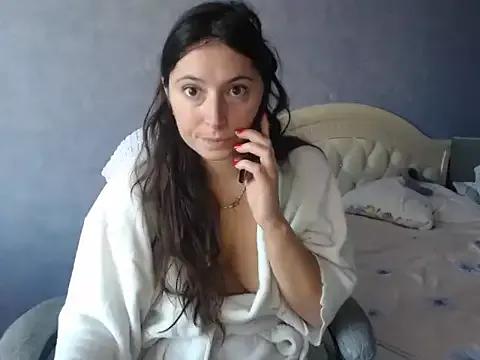 LuckyLisa23 — to go naked)