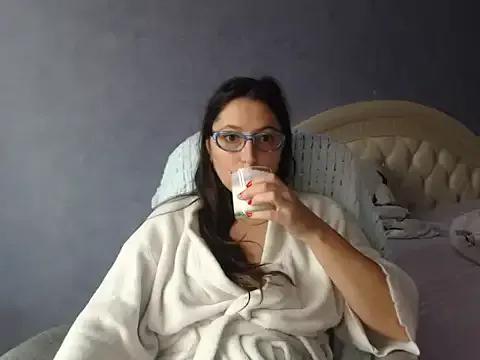 LuckyLisa23 — to go naked)