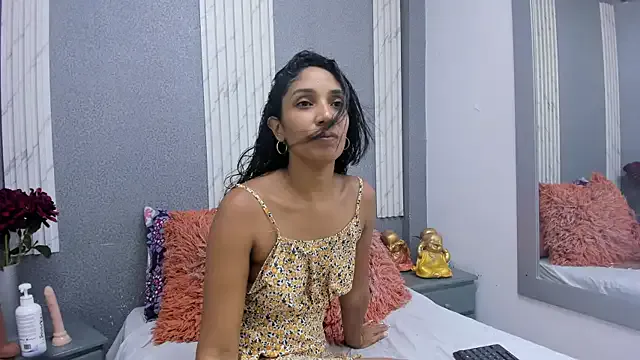 Lucy_Canel — Come naked me