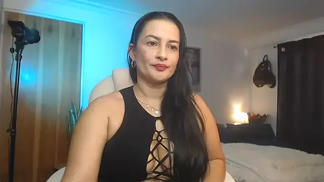 lucy_diiaz — Freechat on StripChat