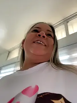 Lucy_Milf_474 — Show well open pussy