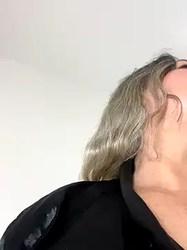 Lucy_Milf_474 — open ass in doggy style