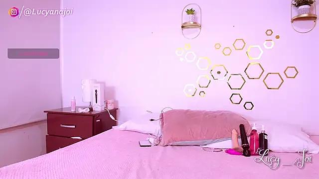 Lucyanajoi — Freechat on StripChat