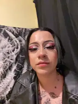 Lucybellll — Dildo y mordaza ( mucha saliva ) 