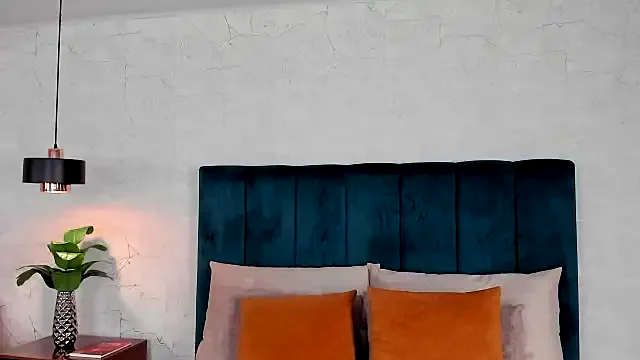 Luna18Pink — SPREAD YOUR ASSHOLE AND FINGER 