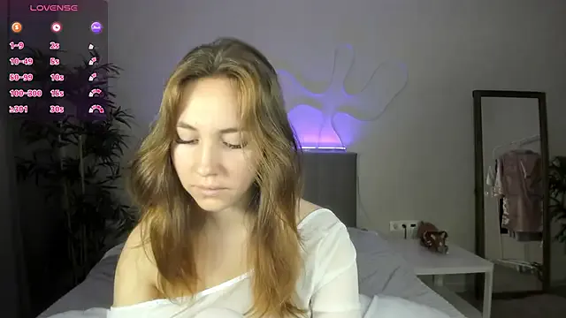 Luna_G0ld — suck fingers