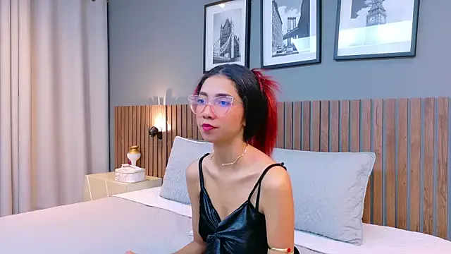 luna_roja25 — Let's take a look at the nun's ass.
