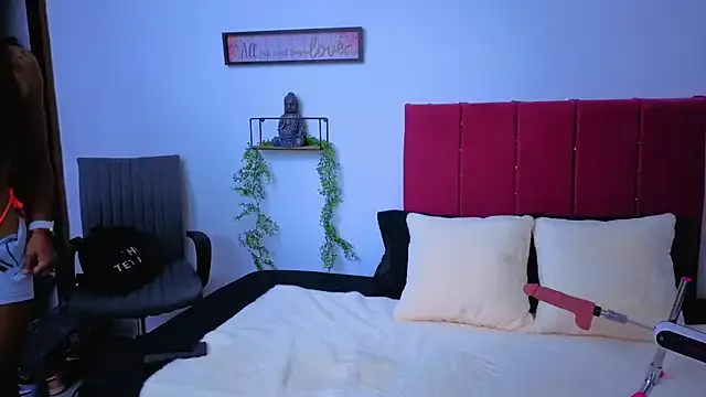 LunaMedusa — put dildo 
