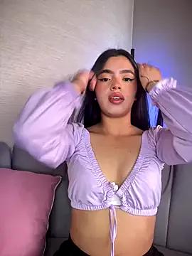 LunaMoore_Pink — Freechat on StripChat