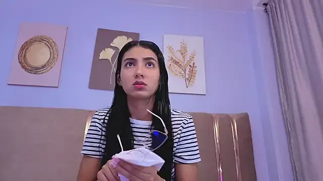 Lyl_Cristal — Fingers Pussy