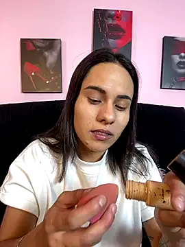 Maddy-Johnson- — Show Pussy + Masturbation 