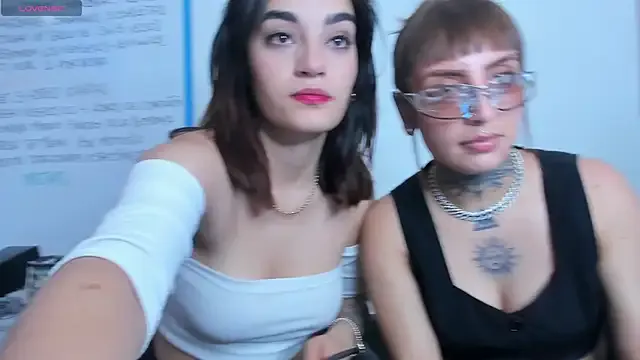 Maddy_Rouse1 — show pussy + dildo