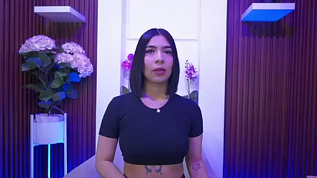 MaddyWattson — Show and rub pussy+spit 