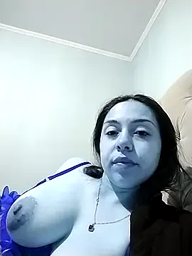 Mamii_Dolcee — Sexo en vivo
