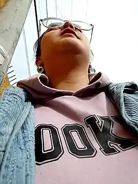 mari_98 — Off bra in park public 