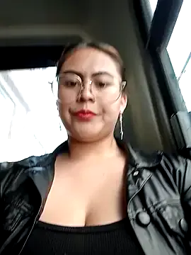 mari_98 — Show tits in park public 