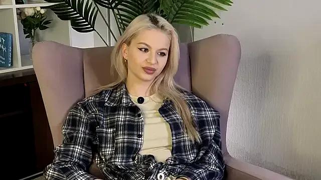 MarianaVojtko — hi chat! kisses to you