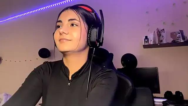 StripChat Marry_glow is Freechat Marry_glow — caress my neck