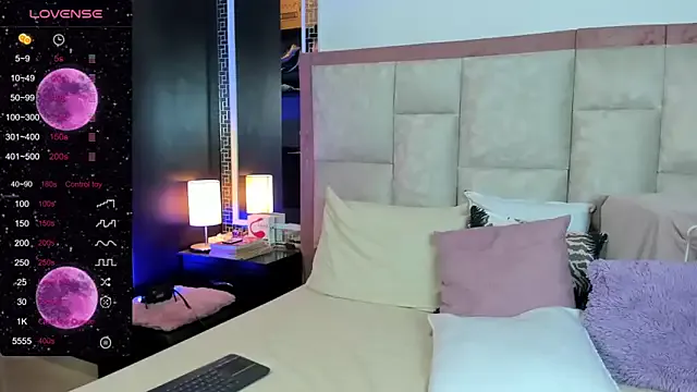 Marthina — FUUL NAKED