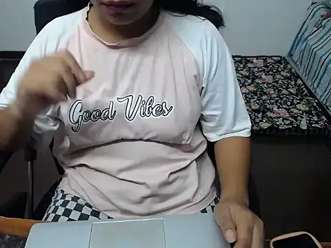mary_jones6 — Boobs on public