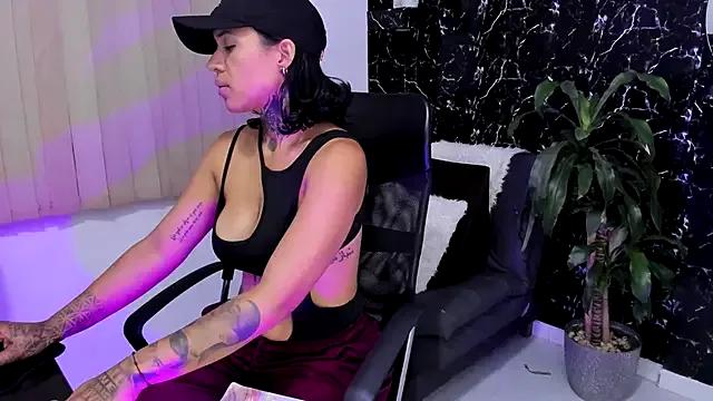Mary_rabbit — Ride the dildo in four +oil+hus anal