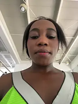 maryuri_21 — I get naked for three minutes in the gym