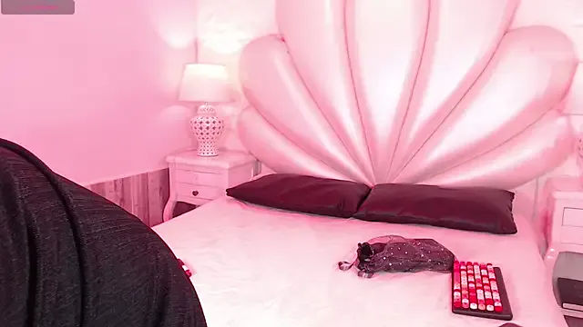 MavisManson — Spank boobs 