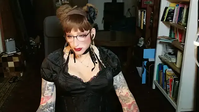 MaxiEmily — please maske me have at least DD Udders