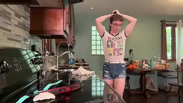 MaxieTop — Bell Collar