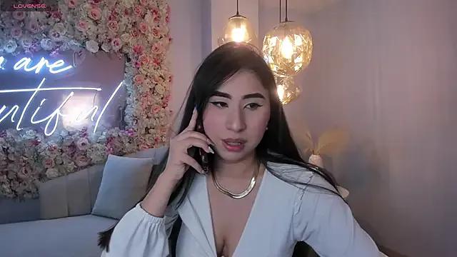MayaMoretti_ — Dance naked