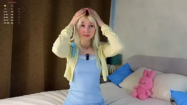 MaydaBunton — Mash boobs on top