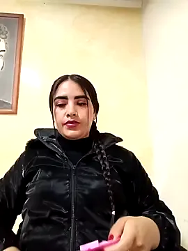 MAYE__13 — RIDES A DILDO IN HER PUSSY + OIL NAKED