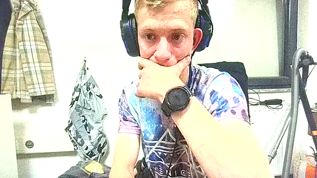 meeeeeeee2233 — Schwanz zeigen