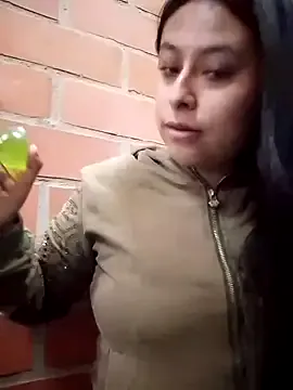 Megan_monroe_outodoors — Mostrar tetas