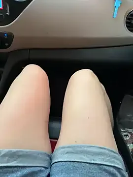 Meii-meyy — New girl naked & masturbates in fitting
