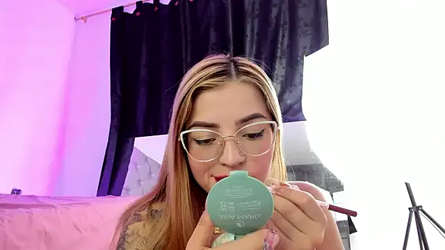 MelaniJhonson — fisting in my pussy