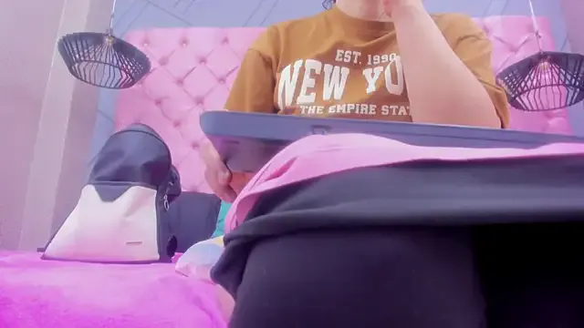 Melany-full-Ass — put my fingers in my ass