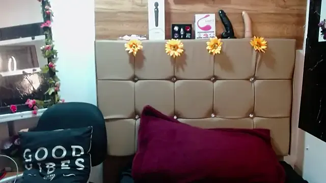 MIA__SPENCER — Meterme el dildo profundo 