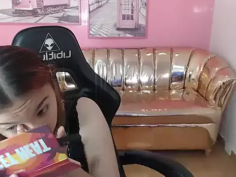 mia_foster_t — flash ass